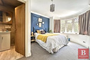 Larkfield Way